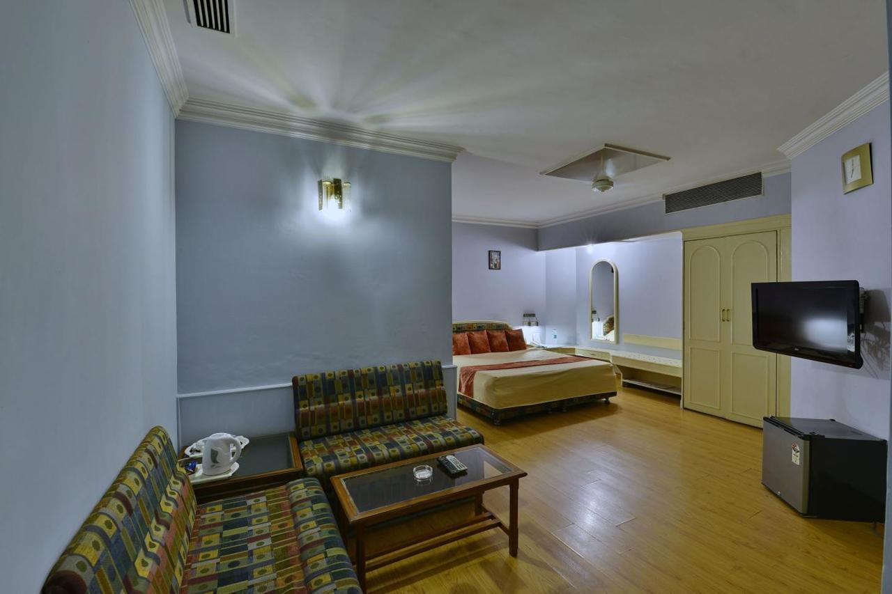 Hotel Surendra Vilas Bhópál Exteriér fotografie